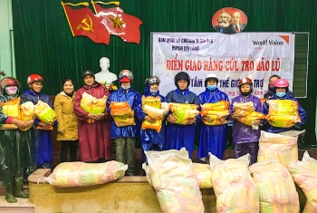 tons of rice seeds distributed to flood victims in quang tri
